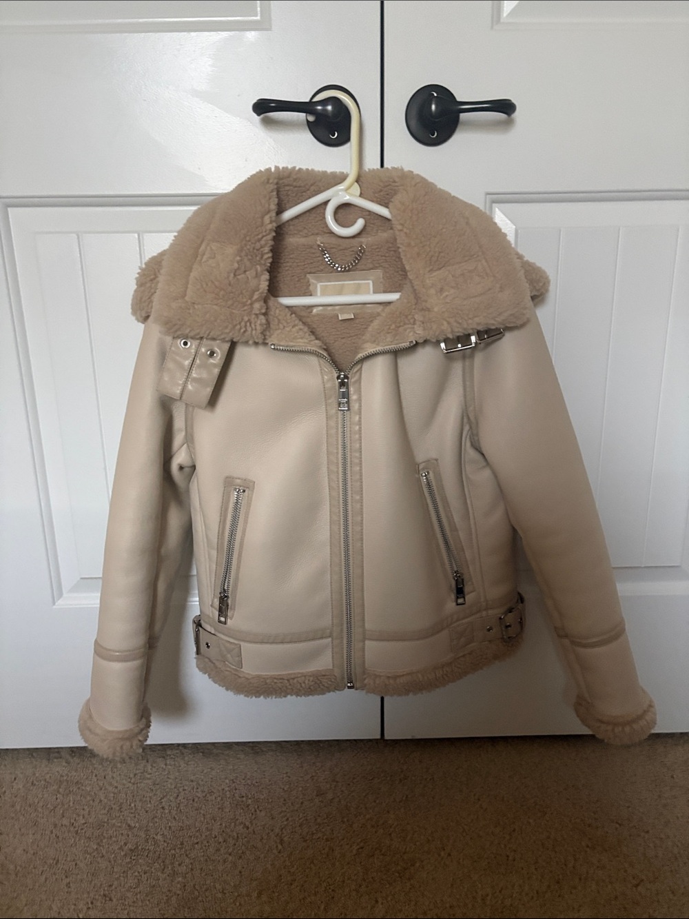 Michael Kohl’s leather jacket in Beige